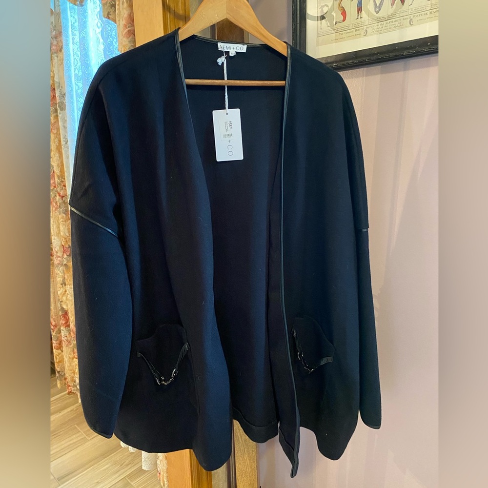 Aemi &Co poncho, with sleeves, blue, open front, and NWT,M, jacket, 32”L